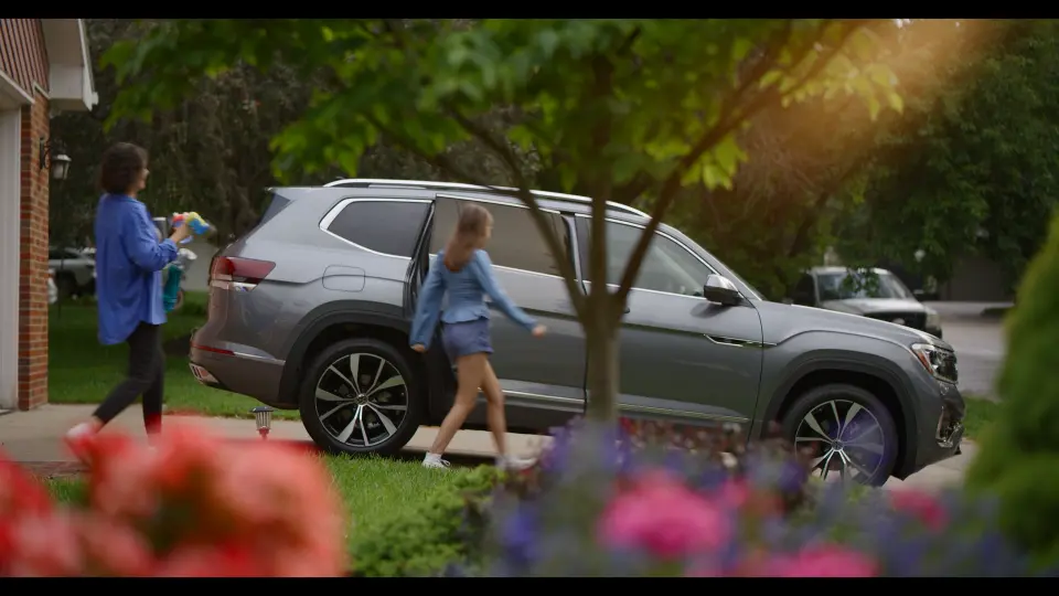 Volkswagen - Drive Your Wild Life — frame 16