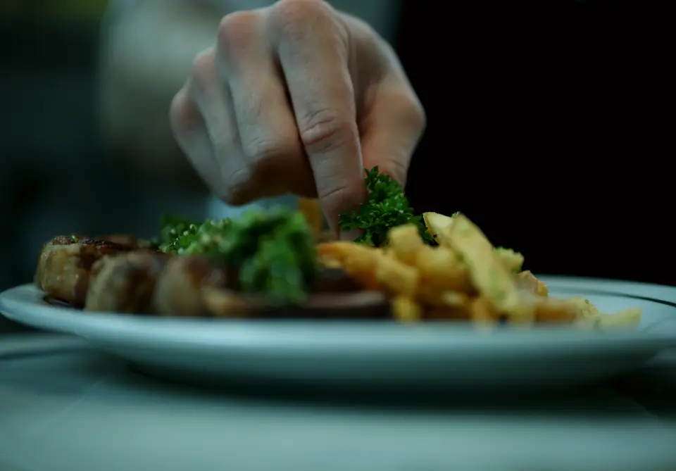 Silent Saute — still 2